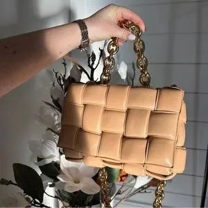 ショルダーバッグ・ポシェット BOTTEGA VENETA CASSETTE POUCH ON CHAIN Bottega Veneta The Chain Cassette Bag | Nordstrom